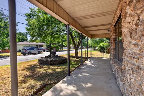 702 N Rita Street, Lacy Lakeview, TX 76705 — photo 2