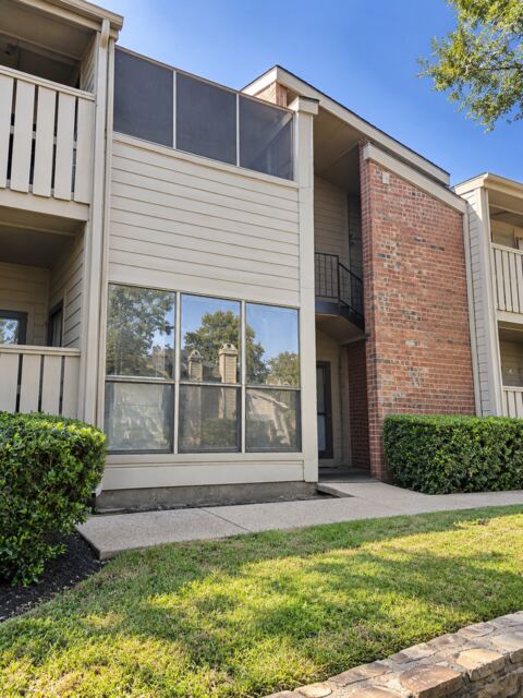9600 Royal Lane 302, Dallas