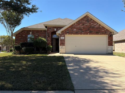 5327 Lake Gardens Drive, Grand Prairie
