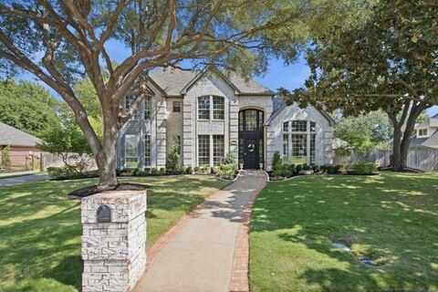 5909 Highland Hills Lane, Colleyville