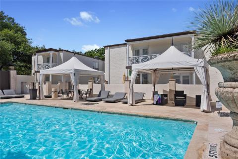 5907 E University Boulevard 201, Dallas