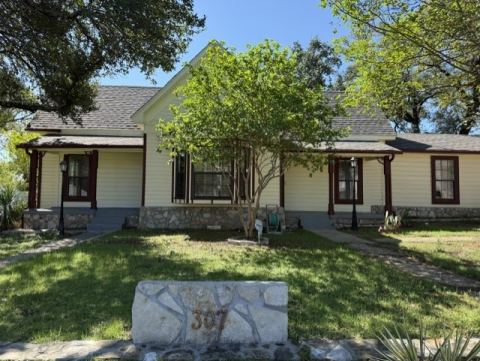 307 Mission Street, Glen Rose