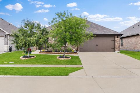 1111 Baldwin Lane, Ennis