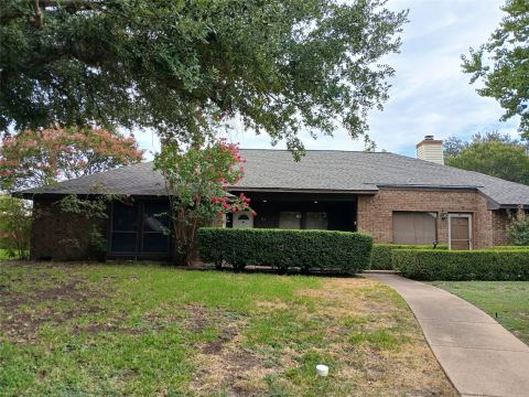 133 Oakbrook, Coppell