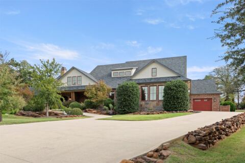 200 Regency Court