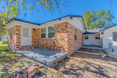 605 Lloyd, Italy, TX 76651 — photo 3