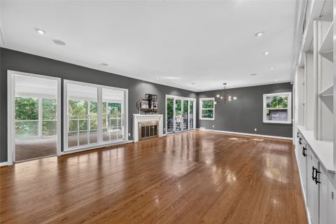2518 Maple Springs Boulevard, Dallas
