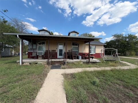 407 S Live Oak Avenue, Hubbard