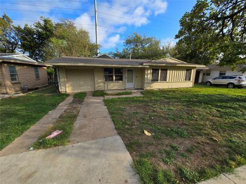 1311 E Inwood Drive, Arlington
