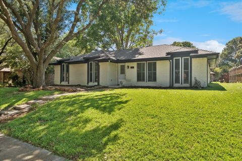 1704 Papeete Drive, Plano