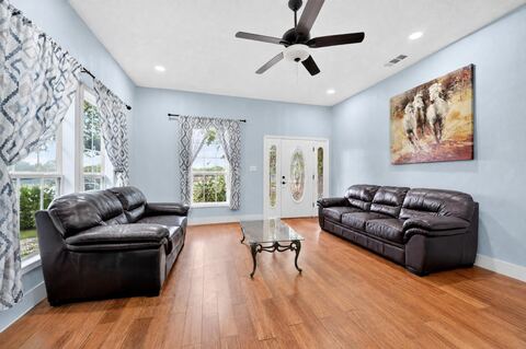 505 S Manson Street, Wolfe City, TX 75496 — photo 3