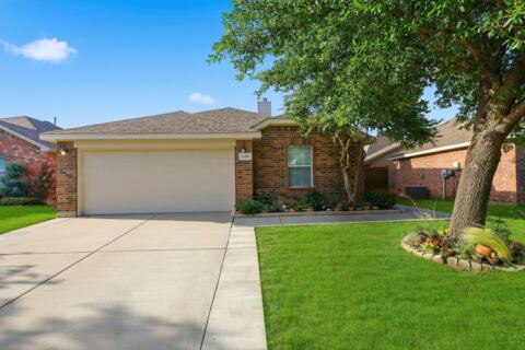 1136 Kachina Lane, Fort Worth