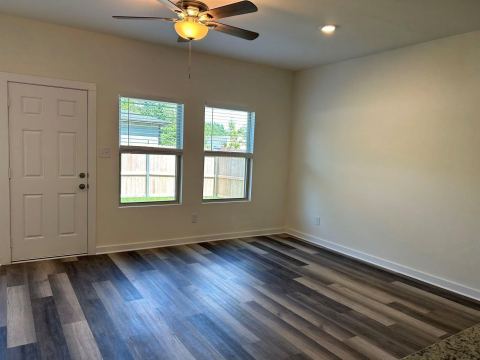 204 Henderson Street, Bonham, TX 75418 — photo 3
