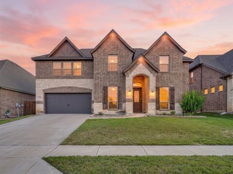 8705 Cloudyway Drive, Fort Worth