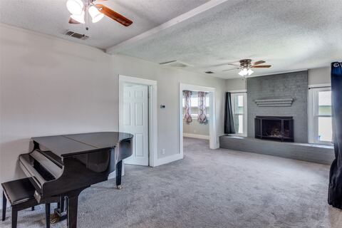 826 Mirike Drive, White Settlement, TX 76108 — photo 2