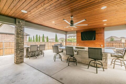 405 Marbrook Court, Fort Worth