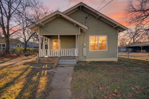 710 E Lamar Street, Sherman