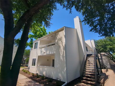 7431 Holly Hill Drive 219, Dallas