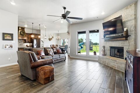 1027 Hope Court, Boyd, TX 76023 — photo 3