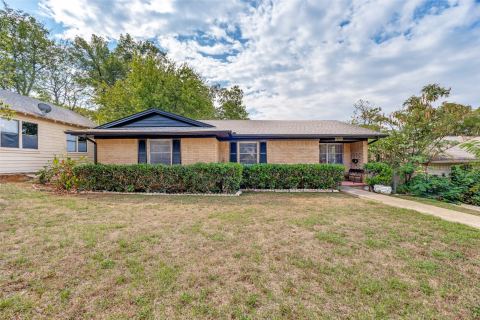 1214 W Morgan Street, Denison