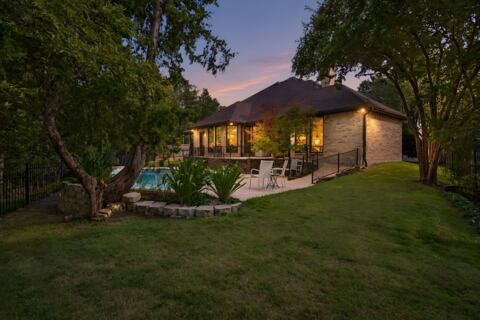 9758 Vinewood Drive, Dallas