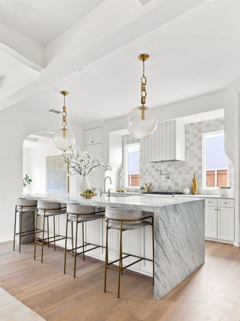 6454 Kenwood Avenue