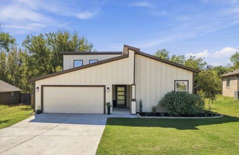 706 Port O Call Drive, Runaway Bay