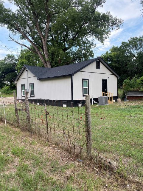 324 Hogan Lane, Bellmead, TX 76705 — photo 3