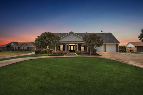 107 N Westlake Drive, Leonard