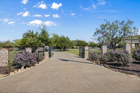 120 Private Road 2658, Walnut Springs, TX 76690 — photo 2