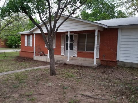 201 Hillcrest Drive, Nocona, TX 76255 — photo 2