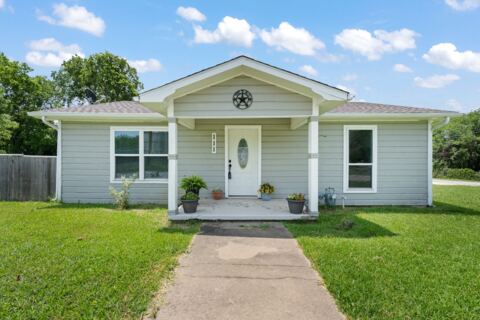 111 W Shelton Street, Alvarado