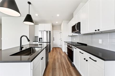 221 Melody Lane, Melissa