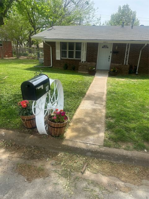 1207 Pebble Street, Bowie, TX 76230 — photo 2