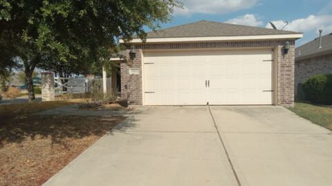 8944 Sunny Hollow Drive, Fort Worth