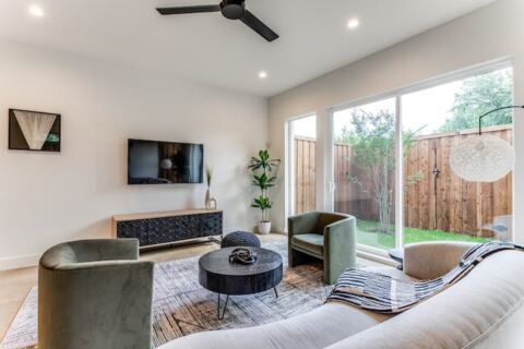 911 Muncie Avenue, Dallas
