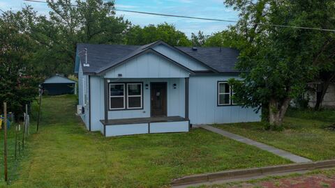 319 E Main Street, Ranger, TX 76470 — photo 2