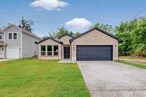 415 Martin Luther King Jr Street, Sulphur Springs