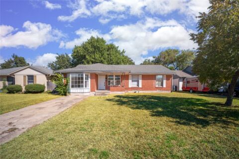 2823 San Marcus Avenue, Dallas