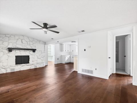 215 Folly Beach Drive B, Lake Dallas, TX 75065 — photo 2