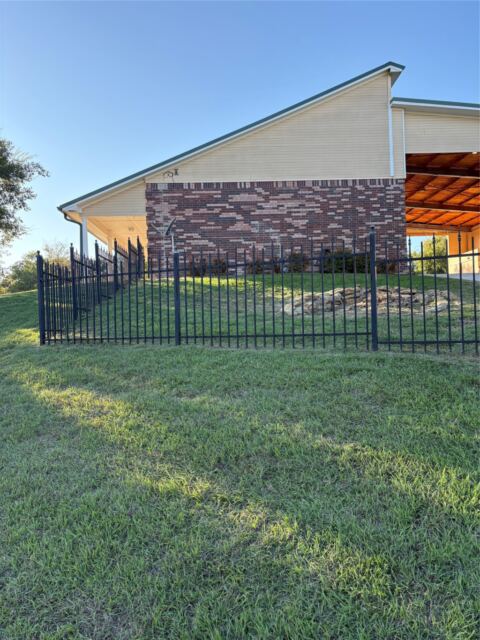 504 Balboa Drive E, Runaway Bay, TX 76426 — photo 2