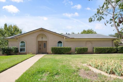 2017 Hurstview Drive, Hurst