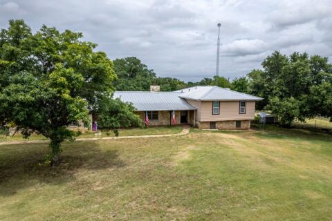 301 County Road 214, Hico
