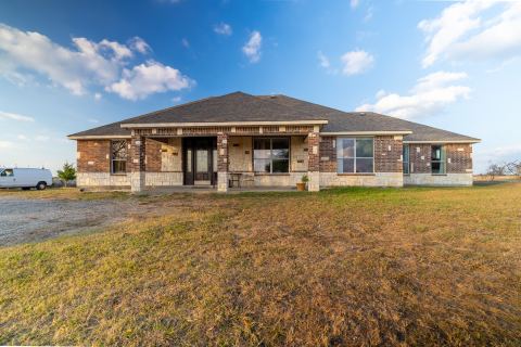 6216 FM 499, Campbell