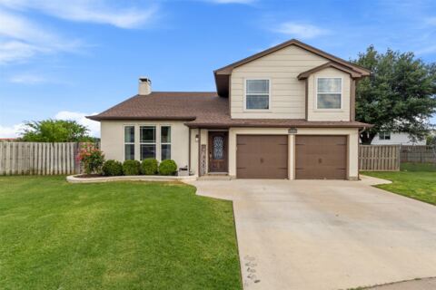 8800 Crestbrook Drive, Fort Worth