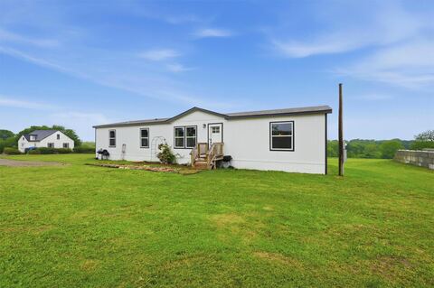 587 Kentucky Town Road, Whitewright, TX 75491 — photo 2