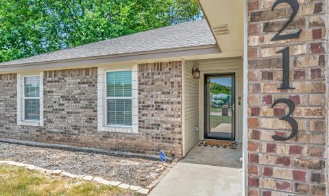 213 Woodlands Boulevard, Bellmead, TX 76705 — photo 2