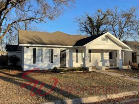 313 E College Street, Stephenville