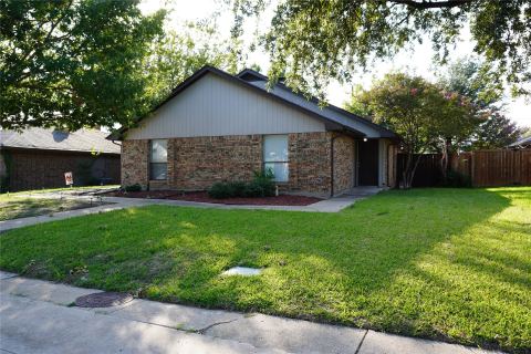 17811 Farley Trail, Dallas