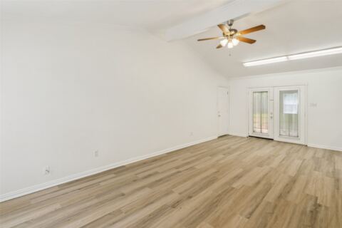 807 Cavalier Drive, Arlington, TX 76017 — photo 3